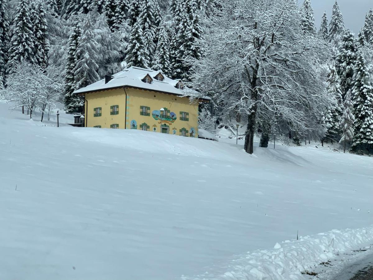 Chalet Musiera Aparthotel Castrozzi Exterior photo